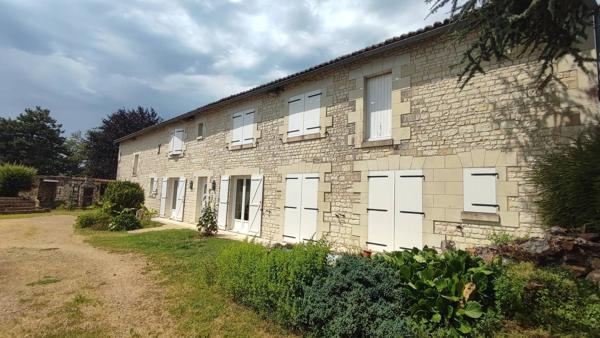 Charmante maison en pierre de 180 m² à Loudun