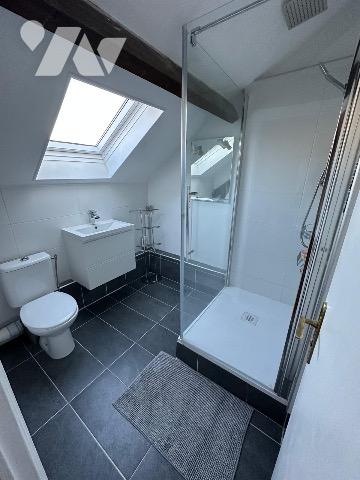 Duplex en très bon état situé 28 rue de Nantes, PARIS 19eme.