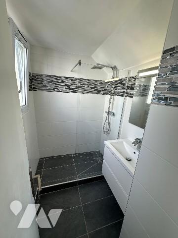 Duplex en très bon état situé 28 rue de Nantes, PARIS 19eme.