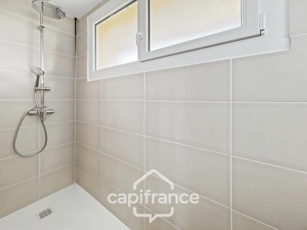 Maison rénovée de 3 pièces, jardin, garage, stationnements, proche des commodités