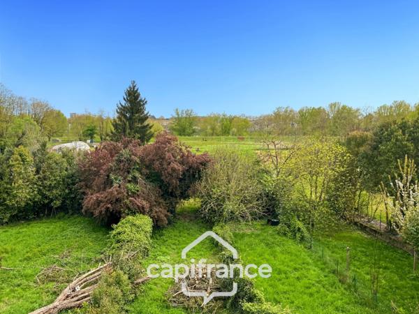 Maison rénovée de 3 pièces, jardin, garage, stationnements, proche des commodités