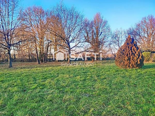 Demeure en pierre, piscine et beau jardin