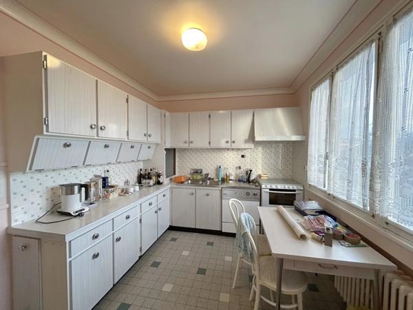 MAISON SUR SOUS-SOL PROCHE CENTRE NEUVILLE DE POITOU