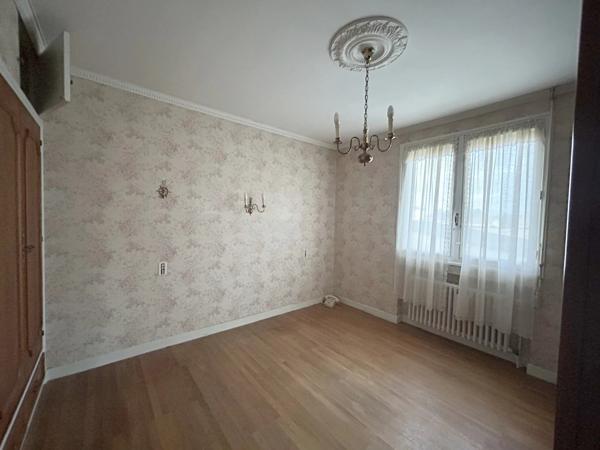 MAISON SUR SOUS-SOL PROCHE CENTRE NEUVILLE DE POITOU