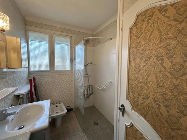 MAISON SUR SOUS-SOL PROCHE CENTRE NEUVILLE DE POITOU