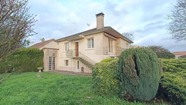MAISON SUR SOUS-SOL PROCHE CENTRE NEUVILLE DE POITOU