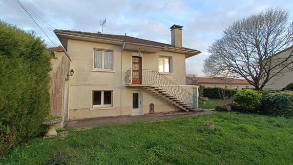 MAISON SUR SOUS-SOL PROCHE CENTRE NEUVILLE DE POITOU