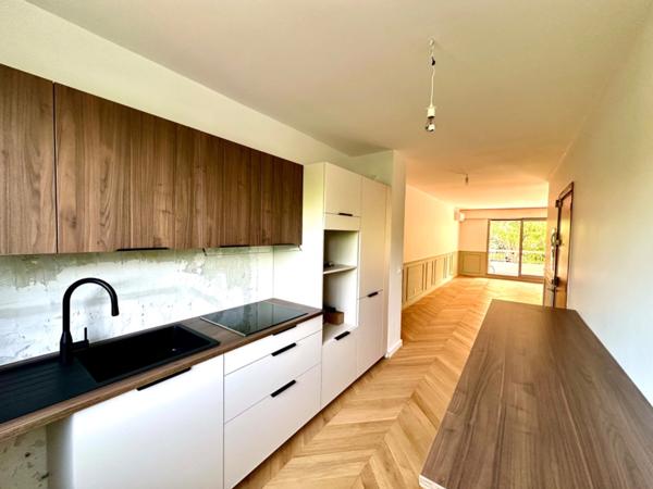 Marseille 9ème, T3 de 80M2 Traversant avec Terrasse de 11m2 + cave (place de parking en SUS)