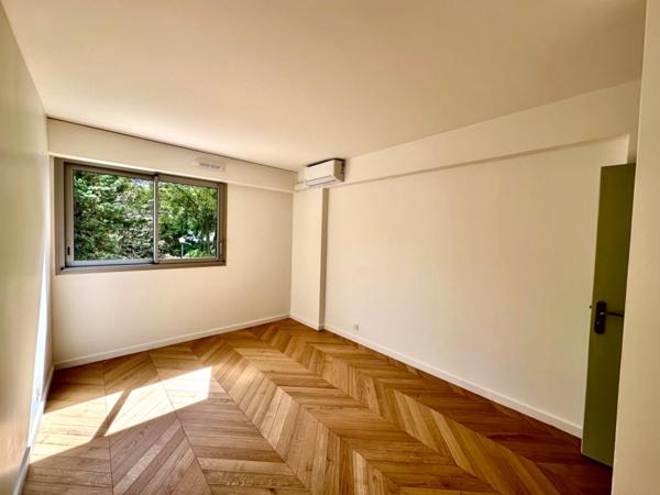 Marseille 9ème, T3 de 80M2 Traversant avec Terrasse de 11m2 + cave (place de parking en SUS)