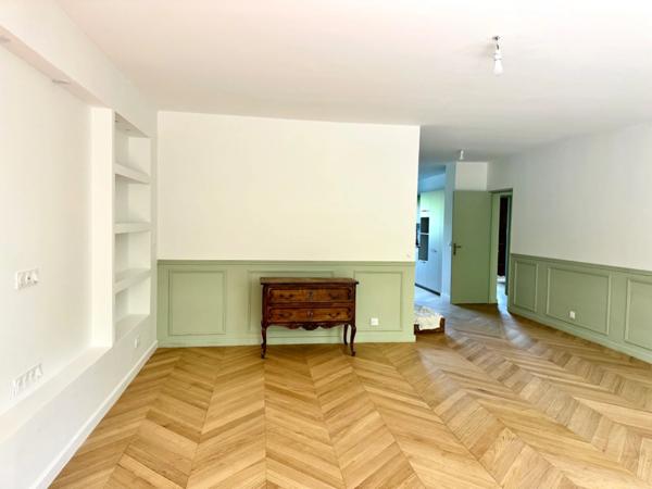 Marseille 9ème, T3 de 80M2 Traversant avec Terrasse de 11m2 + cave (place de parking en SUS)