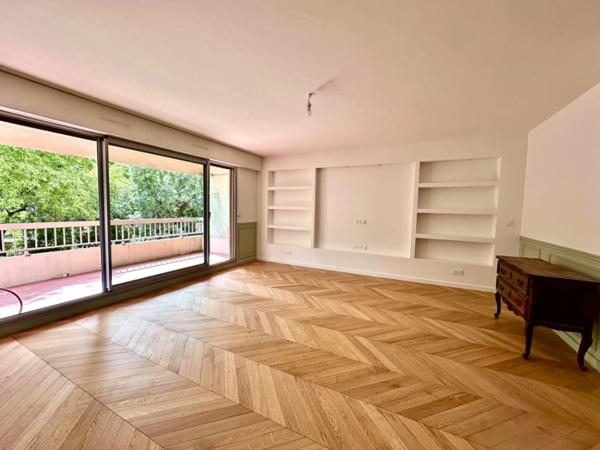 Marseille 9ème, T3 de 80M2 Traversant avec Terrasse de 11m2 + cave (place de parking en SUS)