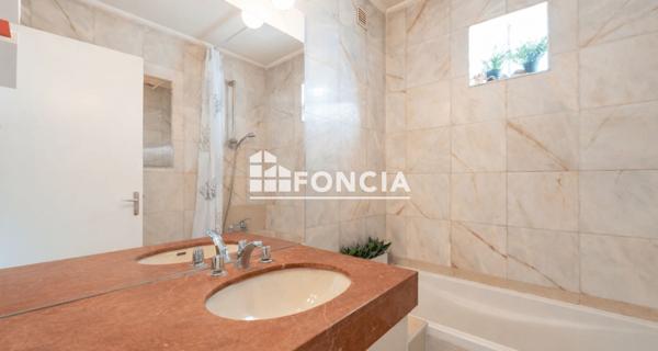 À vendre Appartement 5 pièces 81.28 m² - Versailles 78000