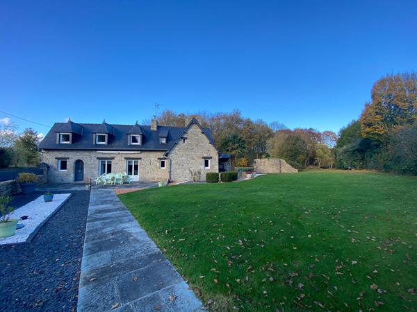 Maison d'exception à vendre à Plélan-le-Petit - 182 m² sur 16 000 m² de terrain