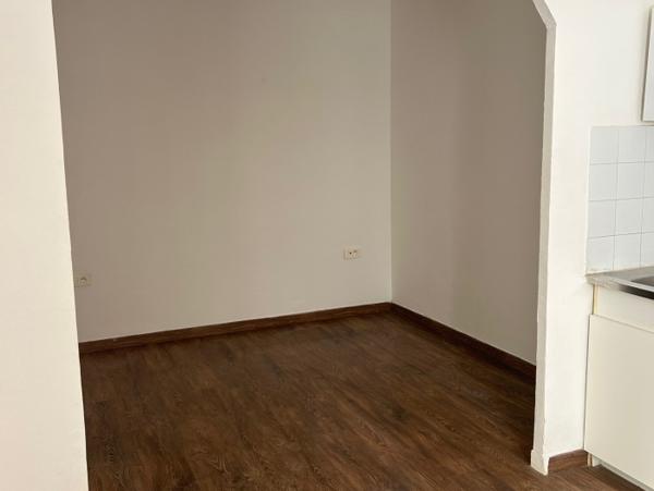Location Appartement 1 pièce Trets (13530) - AU CALME