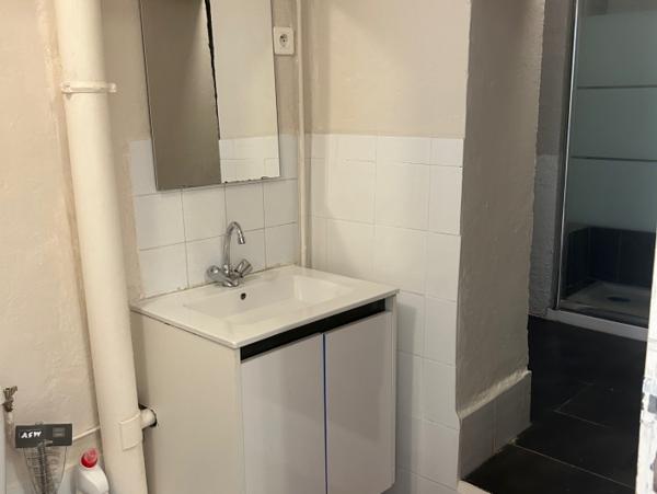 Location Appartement 1 pièce Trets (13530) - AU CALME