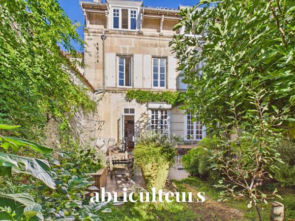 Maison de ville 8 pièces 5 chambres Jardin Cognac Jardin Public