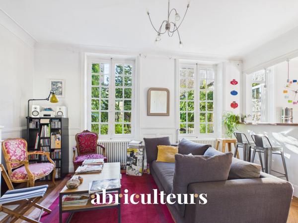 Maison de ville 8 pièces 5 chambres Jardin Cognac Jardin Public