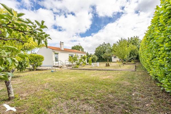 Maison à vendre 199 999 € Surgères 4 p 90 m² DPE D