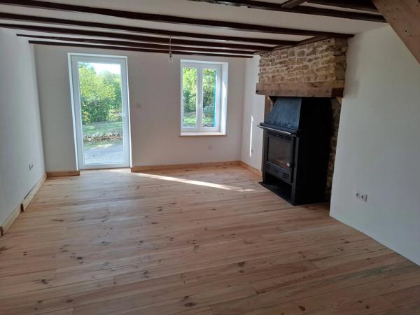 Maison de 3 chambres magnifiquement rénovée avec une petite maison attenante d'une chambre.