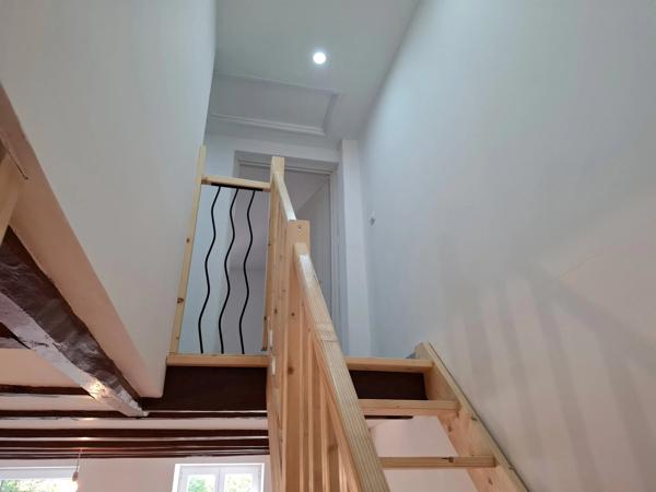 Maison de 3 chambres magnifiquement rénovée avec une petite maison attenante d'une chambre.