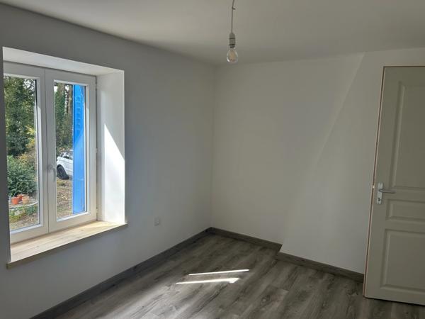 Maison de 3 chambres magnifiquement rénovée avec une petite maison attenante d'une chambre.