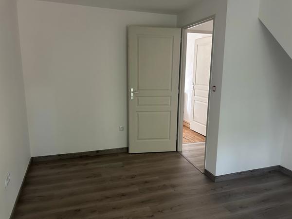 Maison de 3 chambres magnifiquement rénovée avec une petite maison attenante d'une chambre.
