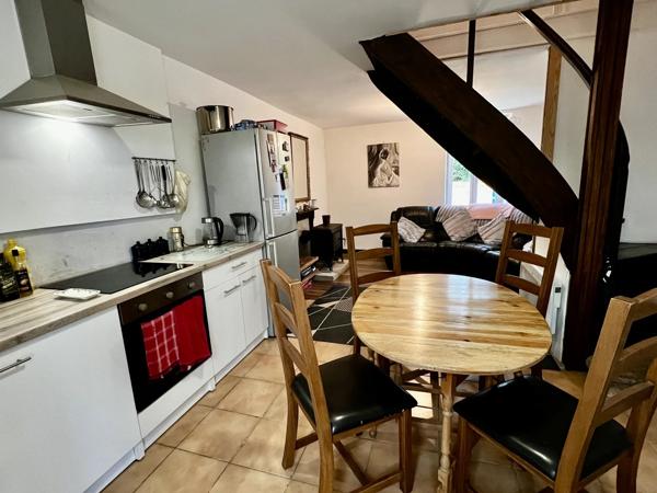 Maison de 3 chambres magnifiquement rénovée avec une petite maison attenante d'une chambre.