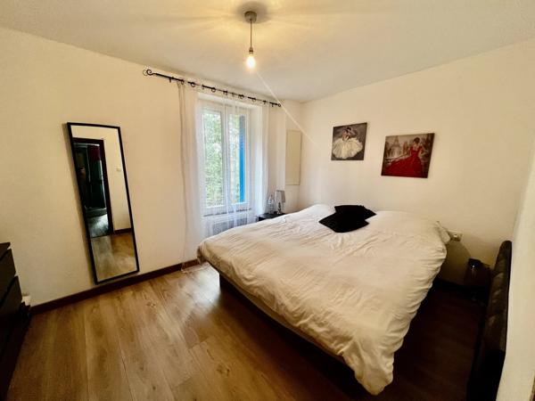Maison de 3 chambres magnifiquement rénovée avec une petite maison attenante d'une chambre.