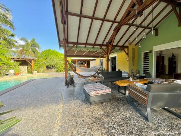 ENSEMBLE IMMOBILIER FORT POTENTIEL DE RENTABILITE - SAINT FRANCOIS