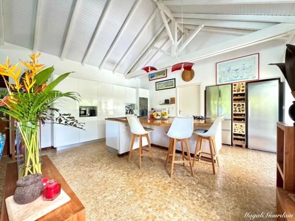 ENSEMBLE IMMOBILIER FORT POTENTIEL DE RENTABILITE - SAINT FRANCOIS