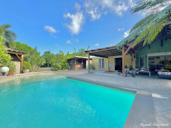 ENSEMBLE IMMOBILIER FORT POTENTIEL DE RENTABILITE - SAINT FRANCOIS