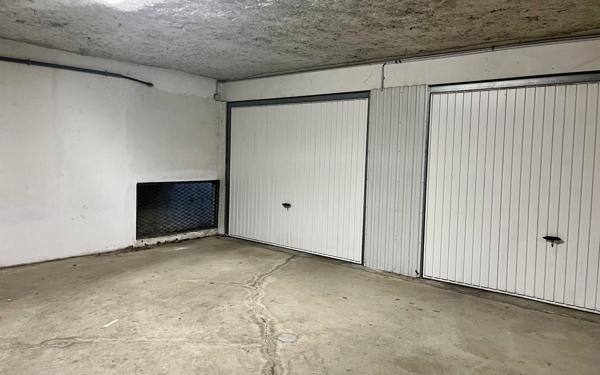 Stationnement à louer    18 m2 Niort