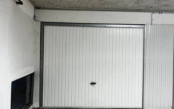 Stationnement à louer    18 m2 Niort