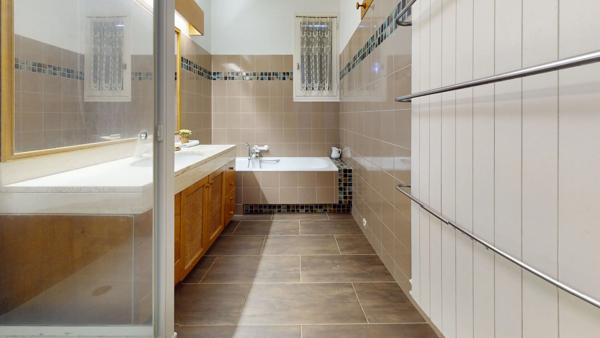 Maison 5 pièce(s) 137 m2