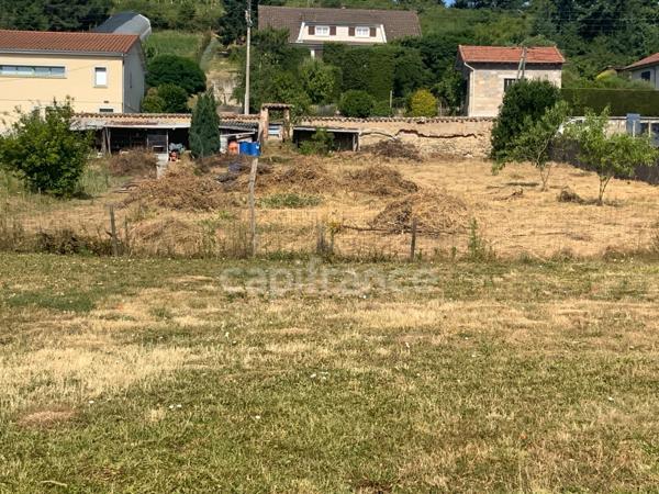 A BOEN-SUR-LIGNON (42) TERRAIN de 1600 M2 viabilisé en bordure