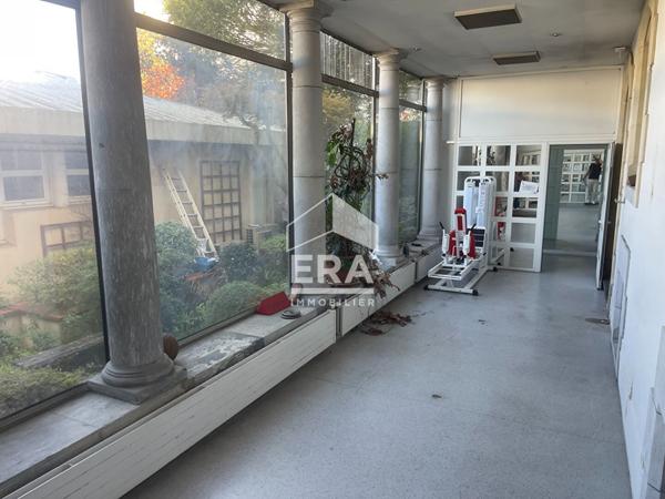 À VENDRE : Local avec Piscine - Hyper Centre de Tarbes