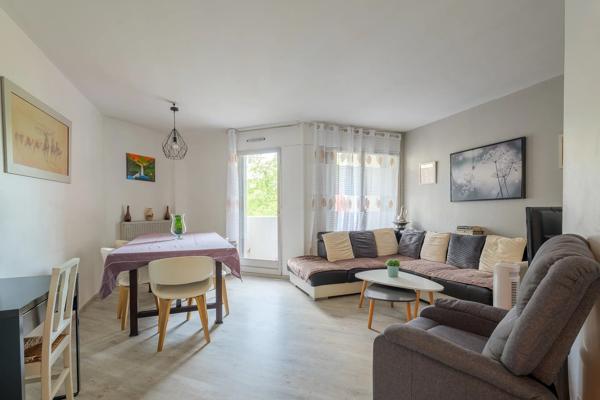 Appartement
         4 pièces
        - 79 m² 163 000 € *
