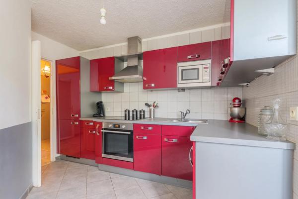 Appartement
         4 pièces
        - 79 m² 163 000 € *