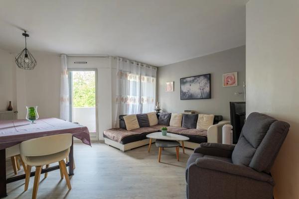 Appartement
         4 pièces
        - 79 m² 163 000 € *