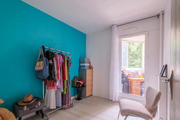 Appartement
         4 pièces
        - 79 m² 163 000 € *