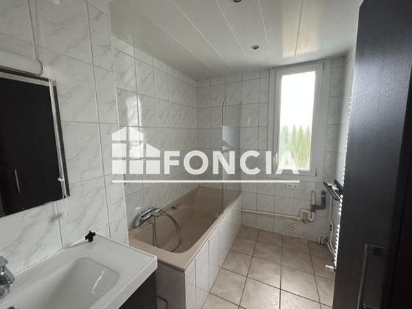 Location Appartement 4 pièces 66.85 m² - 9 RUE HENRI FOCILLON Dijon 21000