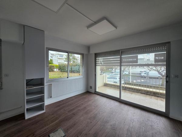 Appartement T2 avec terrasse et vue latérale mer