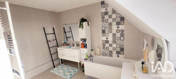 Maison à vendre 8 pièces 145,89 m² Barjouville