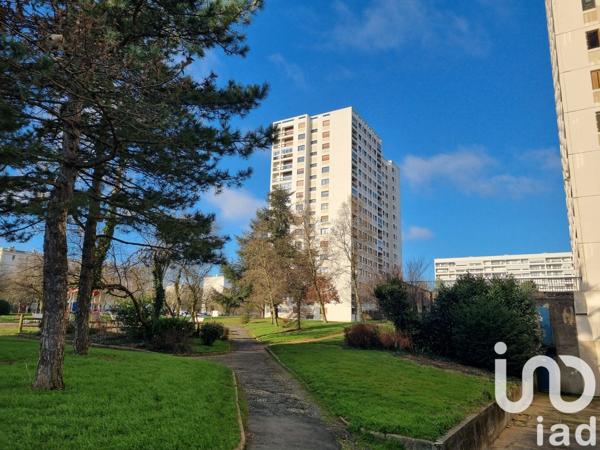 Appartement 4 pièces de 84 m² à Poitiers (86000)