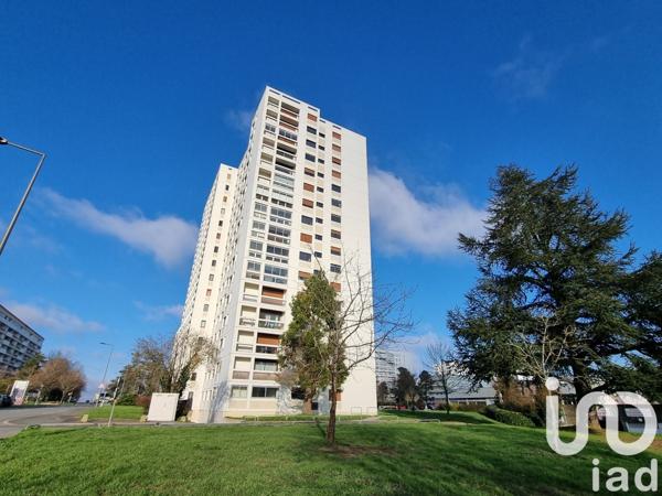 Appartement 4 pièces de 84 m² à Poitiers (86000)