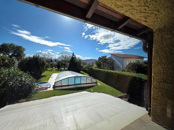 Agreable maison avec piscine, T2 et garage - terrain arboré, 5mins du centre ville.