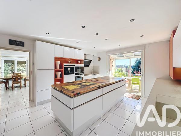 Maison à vendre 13 pièces 303 m² Saint-Chély-d'Apcher