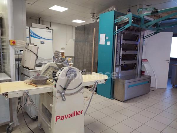 GARD (30) VAUVERT (30600) vendre Fonds de commerce boulangerie, pâtisserie, sandwicherie dans petit centre commercial.