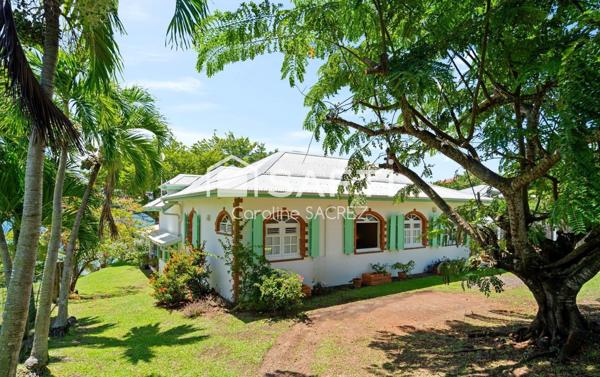 VILLA AZURA - VUE MER AVEC ACCÈS MER – SECTEUR PRISÉ DE SAINTE-LUCE