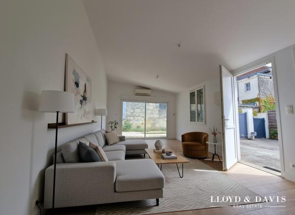 Echoppe double avec jardin, stationnements & dépendances